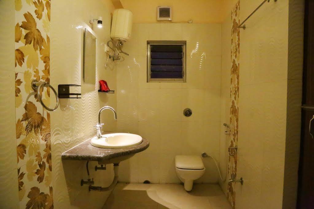 Oyo 460 Hotel Ivory Residency Calcutta Exteriör bild