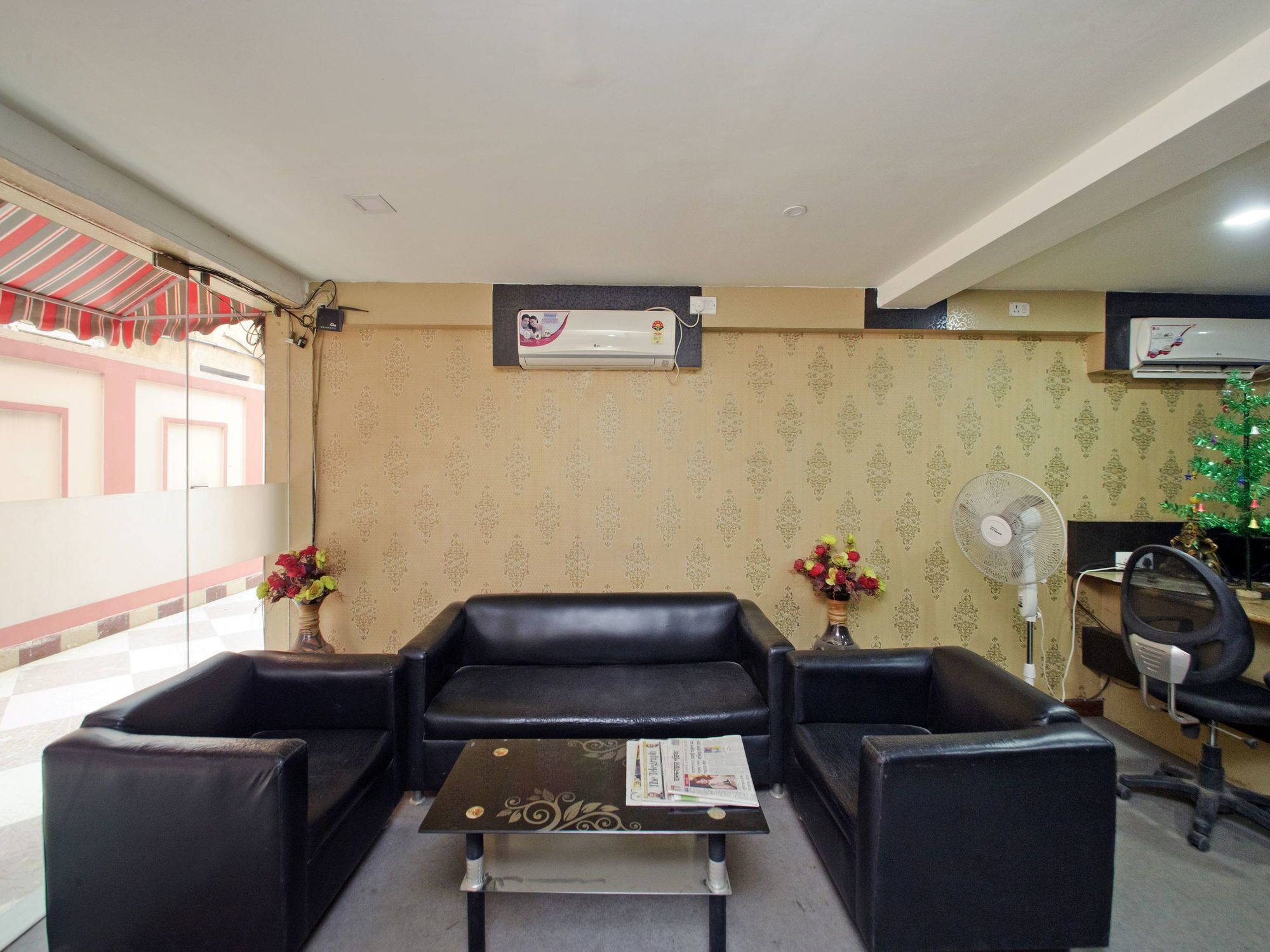 Oyo 460 Hotel Ivory Residency Calcutta Exteriör bild